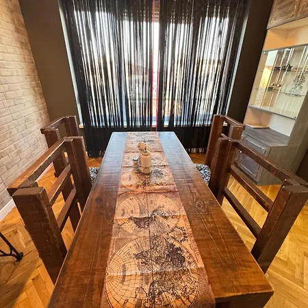 Old Town Bamboo Tree 2 Bedroom Apartman